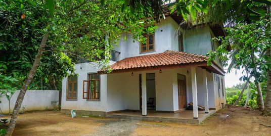 Cozy 5-Bedroom Rental Property in Habaraduwa