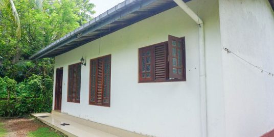 Cozy 2-Bedroom Home on 10 Perches of Land- Ahangama